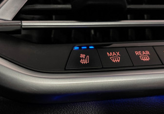 Подержанный автомобиль BMW X5 2020 года (19 фото)