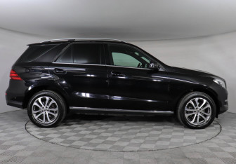 Подержанный автомобиль Mercedes-Benz GLE 2018 года (4 фото)