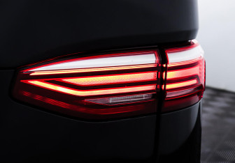 Подержанный автомобиль Volkswagen Multivan 2022 года (8 фото)