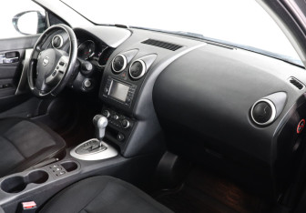 Подержанный автомобиль Nissan Qashqai 2011 года (10 фото)