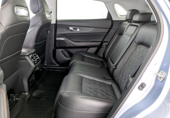 Подержанный автомобиль Changan UNI-K 2024 года (12 фото)