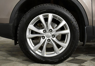 Подержанный автомобиль FAW Besturn X80 2020 года (7 фото)