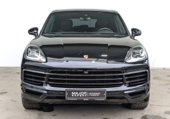 Подержанный автомобиль Porsche Cayenne 2021 года (2 фото)