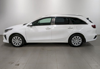 Подержанный автомобиль Kia Ceed Wagon 2020 года (8 фото)