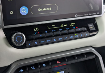 Подержанный автомобиль Toyota Sequoia 2023 года (21 фото)