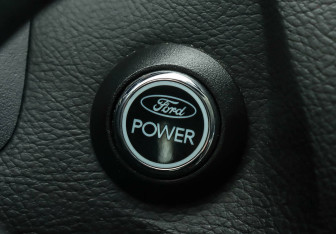 Подержанный автомобиль Ford Focus Hatchback 2013 года (15 фото)