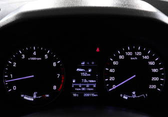 Подержанный автомобиль Hyundai Creta 2016 года (11 фото)