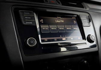 Подержанный автомобиль Skoda Rapid Liftback 2017 года (25 фото)