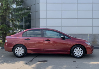 Подержанный автомобиль Honda Civic Sedan 2009 года (4 фото)