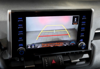 Подержанный автомобиль Toyota RAV4 2021 года (25 фото)