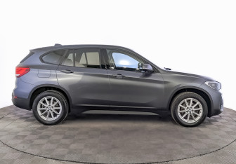 Подержанный автомобиль BMW X1 2022 года (4 фото)