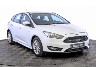 Подержанный автомобиль Ford Focus Hatchback 2018 года (3 фото)