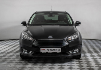 Подержанный автомобиль Ford Focus Hatchback 2017 года (2 фото)