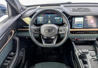 Подержанный автомобиль Geely Monjaro 2023 года (22 фото)