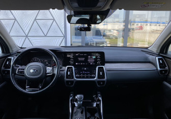 Подержанный автомобиль Kia Sorento 2021 года (12 фото)