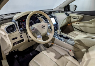Подержанный автомобиль Nissan Murano Suv 2021 года (16 фото)