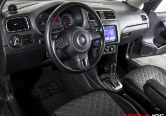 Подержанный автомобиль Volkswagen Polo Sedan 2011 года (18 фото)