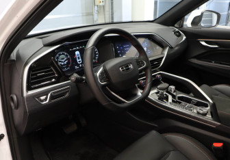 Подержанный автомобиль Geely Tugella 2023 года (7 фото)