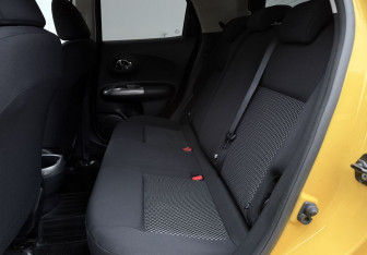 Подержанный автомобиль Nissan Juke 2015 года (11 фото)