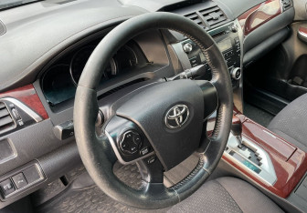 Подержанный автомобиль Toyota Camry Sedan 2012 года (12 фото)