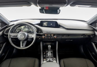 Подержанный автомобиль Mazda 3 Hatchback 2019 года (14 фото)