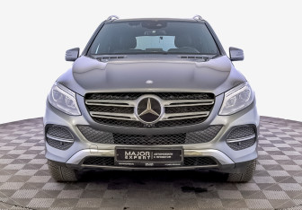 Подержанный автомобиль Mercedes-Benz GLE 2016 года (2 фото)