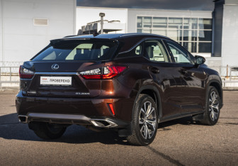 Подержанный автомобиль Lexus RX 2017 года (5 фото)