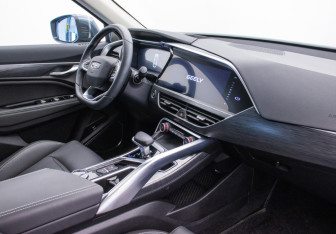 Подержанный автомобиль Geely Tugella 2023 года (10 фото)