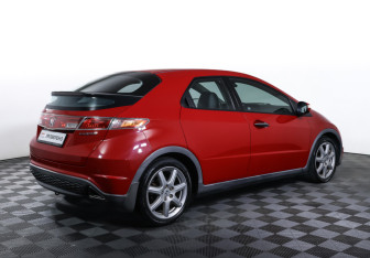 Подержанный автомобиль Honda Civic Hatchback 2008 года (5 фото)