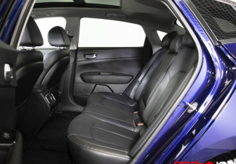 Подержанный автомобиль Kia Optima Sedan 2019 года (11 фото)