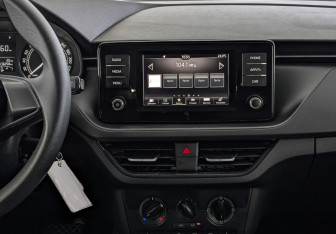 Подержанный автомобиль Skoda Rapid Liftback 2021 года (17 фото)