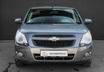 Подержанный автомобиль Chevrolet Cobalt Sedan 2013 года (2 фото)