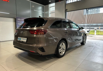 Подержанный автомобиль Kia Ceed Wagon 2019 года (4 фото)