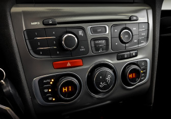 Подержанный автомобиль Citroen C4 Sedan 2020 года (26 фото)