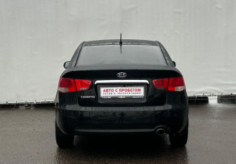 Подержанный автомобиль Kia Cerato Sedan 2009 года (6 фото)