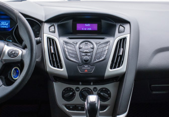 Подержанный автомобиль Ford Focus Hatchback 2011 года (14 фото)