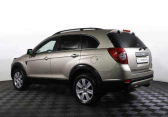 Подержанный автомобиль Chevrolet Captiva 2007 года (7 фото)