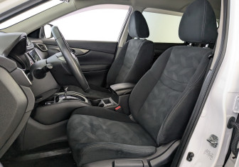 Подержанный автомобиль Nissan X-Trail 2017 года (18 фото)