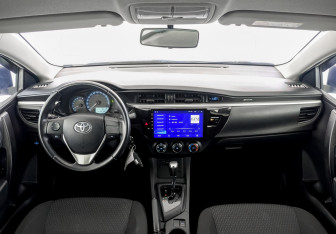 Подержанный автомобиль Toyota Corolla Sedan 2015 года (14 фото)