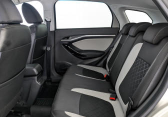 Подержанный автомобиль LADA (ВАЗ) Vesta Wagon 2018 года (12 фото)