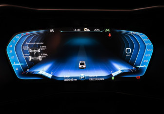 Подержанный автомобиль Geely Tugella 2022 года (16 фото)