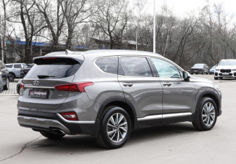 Подержанный автомобиль Hyundai Santa Fe 2018 года (5 фото)