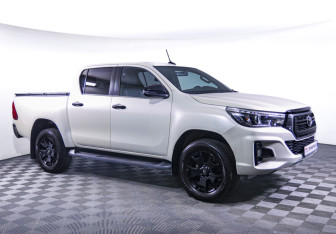 Подержанный автомобиль Toyota Hilux 2020 года (3 фото)