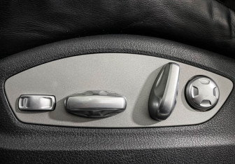 Подержанный автомобиль Porsche Cayenne 2015 года (17 фото)