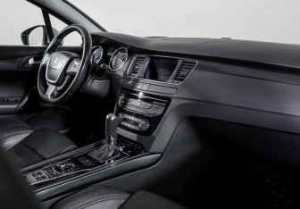 Подержанный автомобиль Peugeot 508 Sedan 2012 года (9 фото)