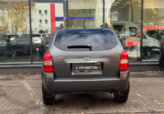 Подержанный автомобиль Hyundai Tucson 2008 года (7 фото)