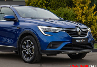 Подержанный автомобиль Renault Arkana 2021 года (16 фото)
