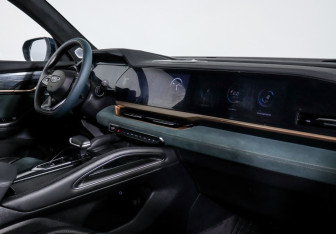 Подержанный автомобиль Geely Monjaro 2023 года (9 фото)