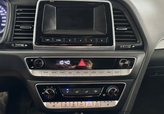 Подержанный автомобиль Hyundai Sonata 2018 года (14 фото)