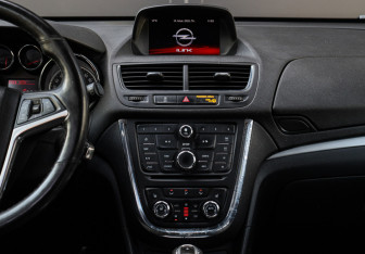 Подержанный автомобиль Opel Mokka 2013 года (10 фото)